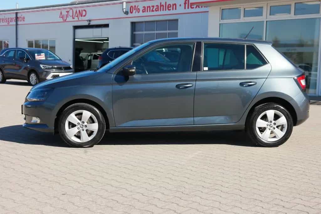 Skoda Fabia 1.0 Style Klimaaut. Sitzheizung PDC USB 04/2018-photo-2