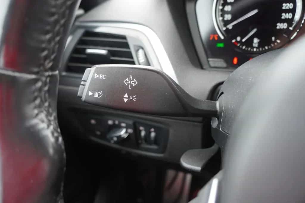 BMW 118 i Edition M Sport Shadow LED Navi Sitzheizung 12/2018-photo-21