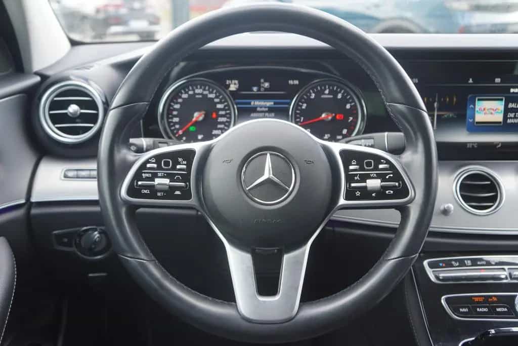 Mercedes-Benz E 200 E200 T-Modell Avantgarde LED Navi ACC DAB 08/2018-photo-13
