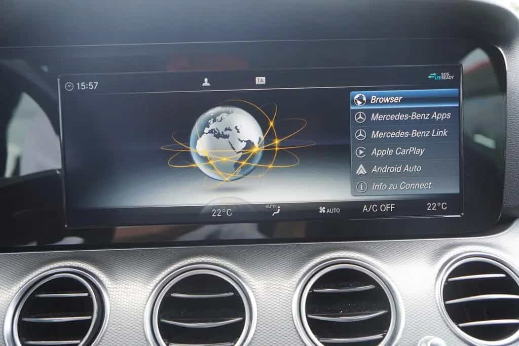 Mercedes-Benz E 200 E200 T-Modell Avantgarde LED Navi ACC DAB 08/2018-photo-27
