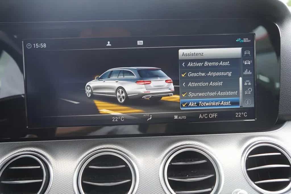 Mercedes-Benz E 200 E200 T-Modell Avantgarde LED Navi ACC DAB 08/2018-photo-28