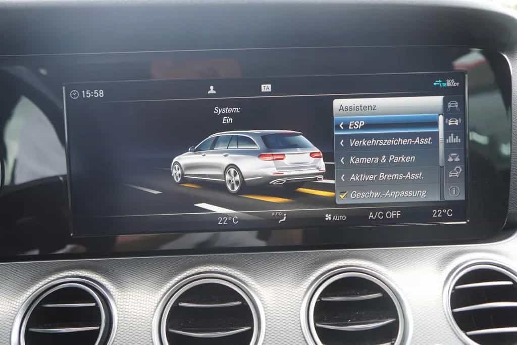 Mercedes-Benz E 200 E200 T-Modell Avantgarde LED Navi ACC DAB 08/2018-photo-29