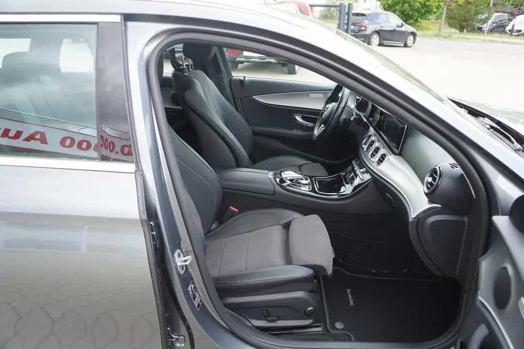 Mercedes-Benz E 200 E200 T-Modell Avantgarde LED Navi ACC DAB 08/2018-photo-32