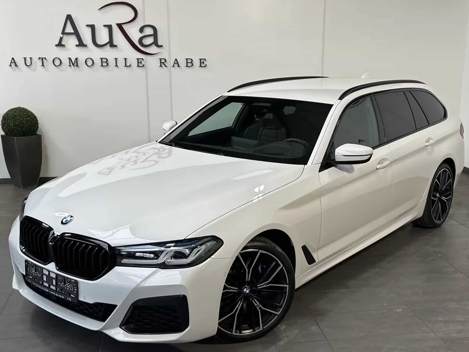 BMW 5 Series 540d xD Luxury Line Panorama H/K HUD Belüftung 12/2022-photo-0
