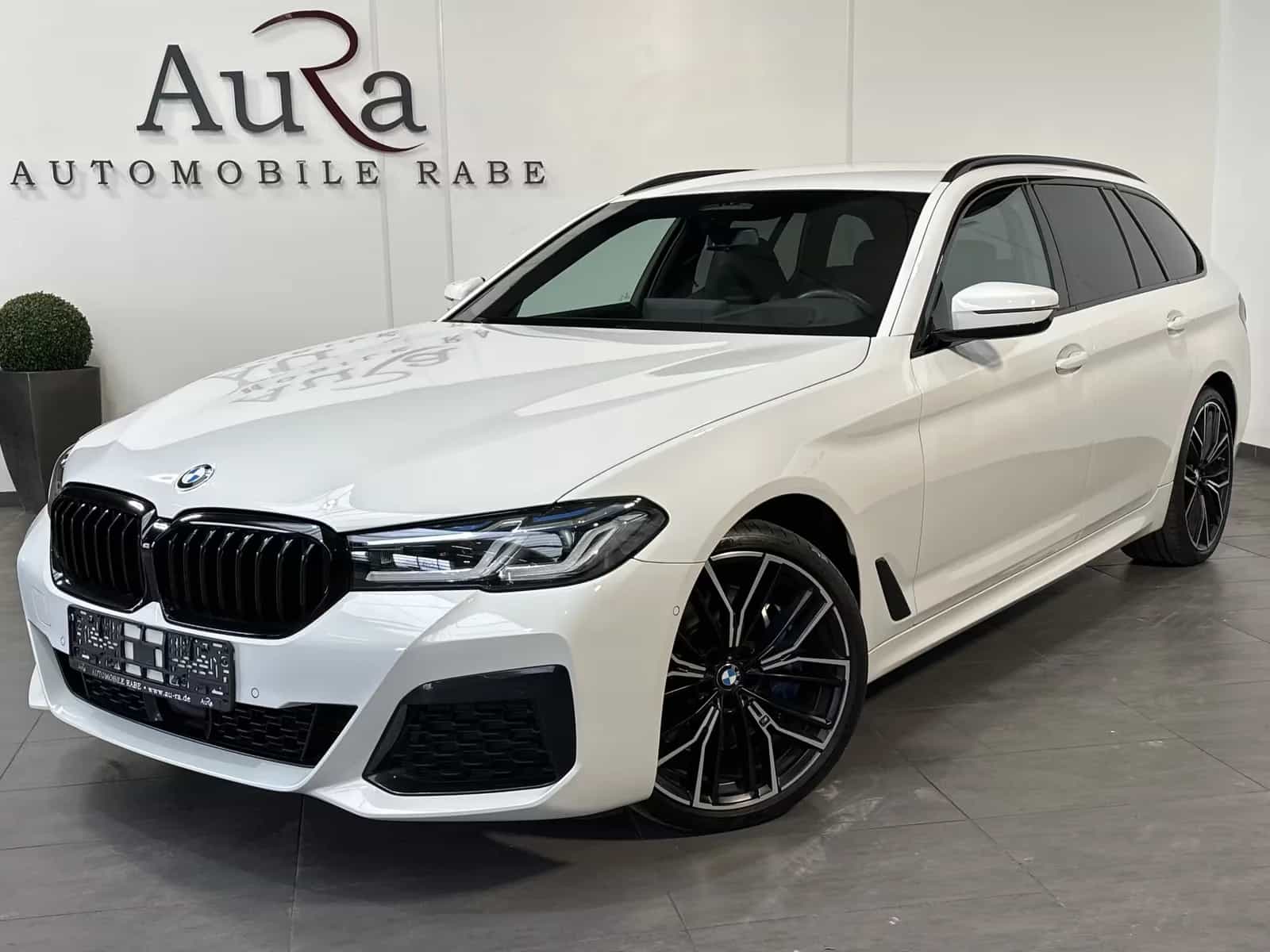 BMW 5 Series 540d xD Luxury Line Panorama H/K HUD Belüftung 12/2022-photo-1