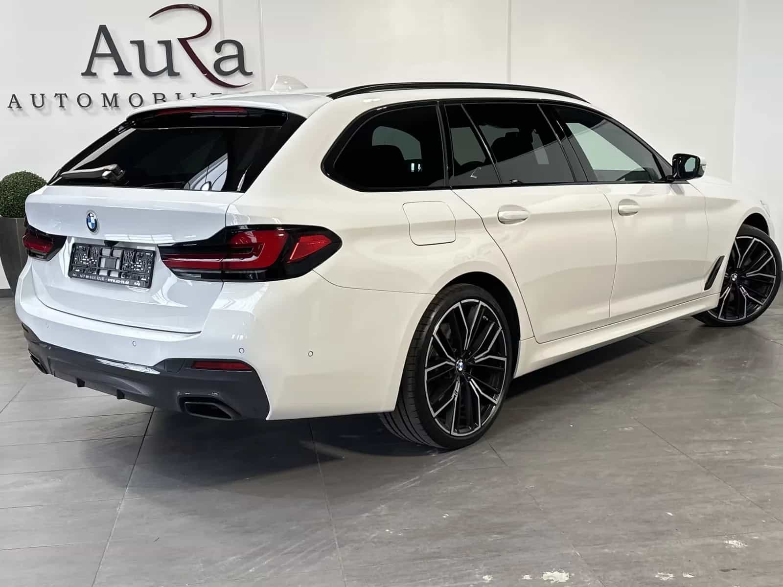 BMW 5 Series 540d xD Luxury Line Panorama H/K HUD Belüftung 12/2022-photo-3