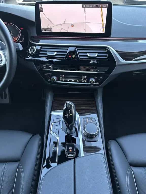 BMW 5 Series 530i Touring xDrive M-Sport NAV+LED+AHK+HUD+H&K 11/2022-photo-12