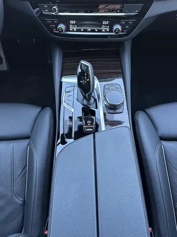BMW 5 Series 530i Touring xDrive M-Sport NAV+LED+AHK+HUD+H&K 11/2022-photo-13