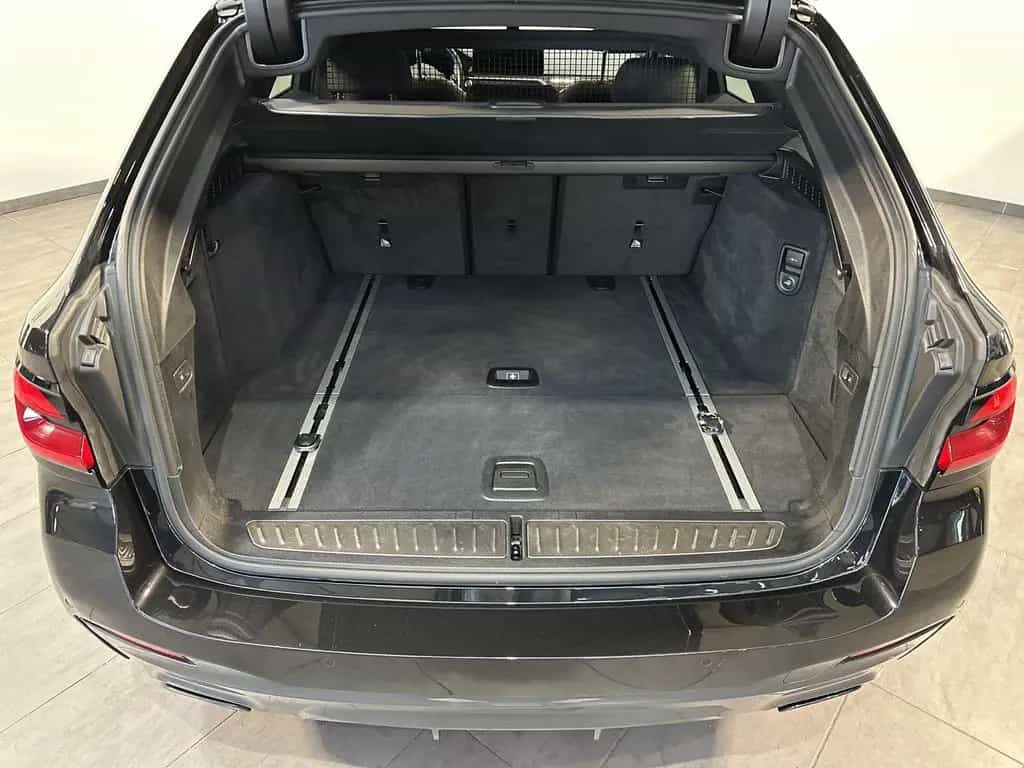 BMW 5 Series 530i Touring xDrive M-Sport NAV+LED+AHK+HUD+H&K 11/2022-photo-5