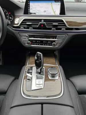 BMW 7 Series 740i M-Sport NAV+LED+SHZ+HiFi+KAMERA+2Hd+WLAN+PP 02/2016-photo-10