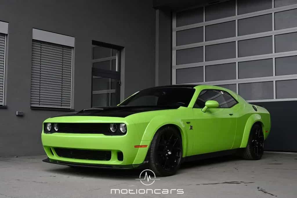 Dodge Challenger SRT WIDEBODY 07/2015-photo-1