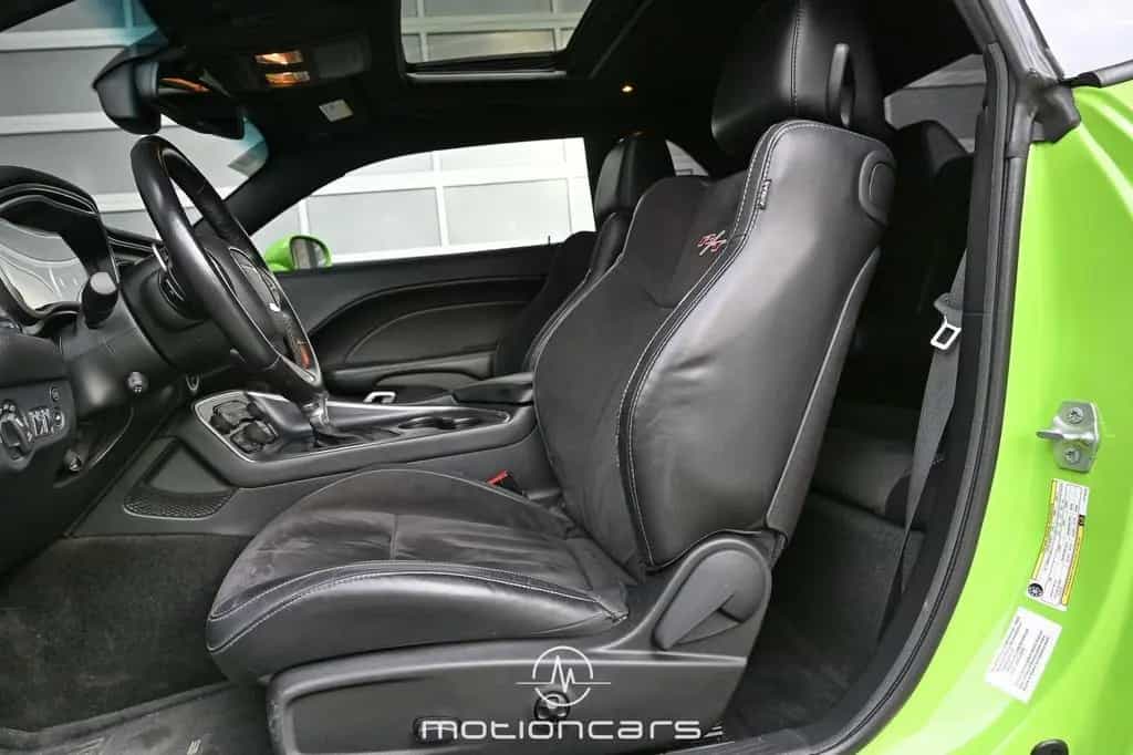 Dodge Challenger SRT WIDEBODY 07/2015-photo-11