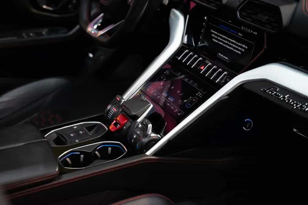 Lamborghini Urus 02/2020-photo-13