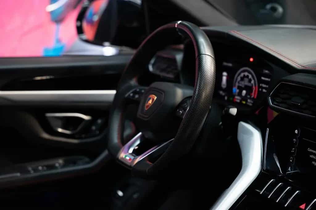 Lamborghini Urus 02/2020-photo-15