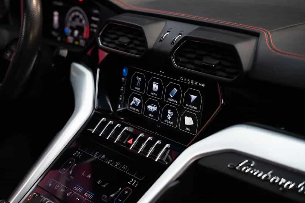 Lamborghini Urus 02/2020-photo-16