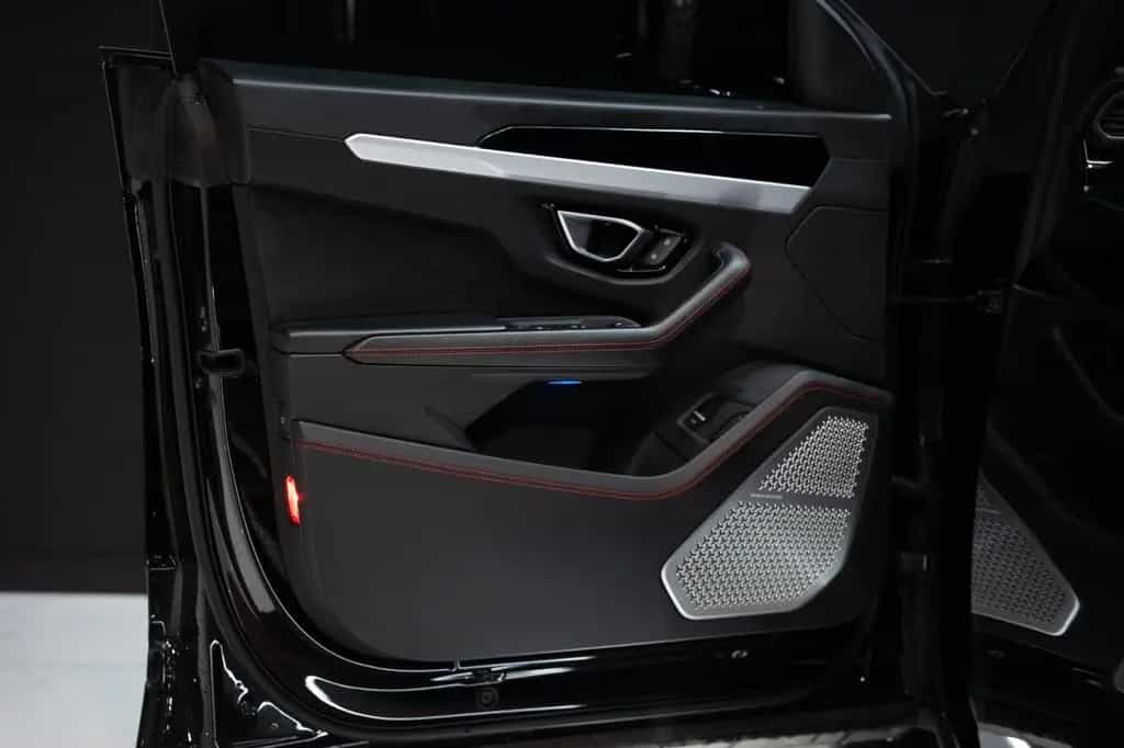 Lamborghini Urus 02/2020-photo-24