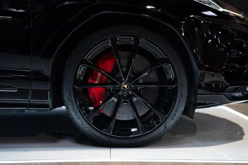 Lamborghini Urus 02/2020-photo-5