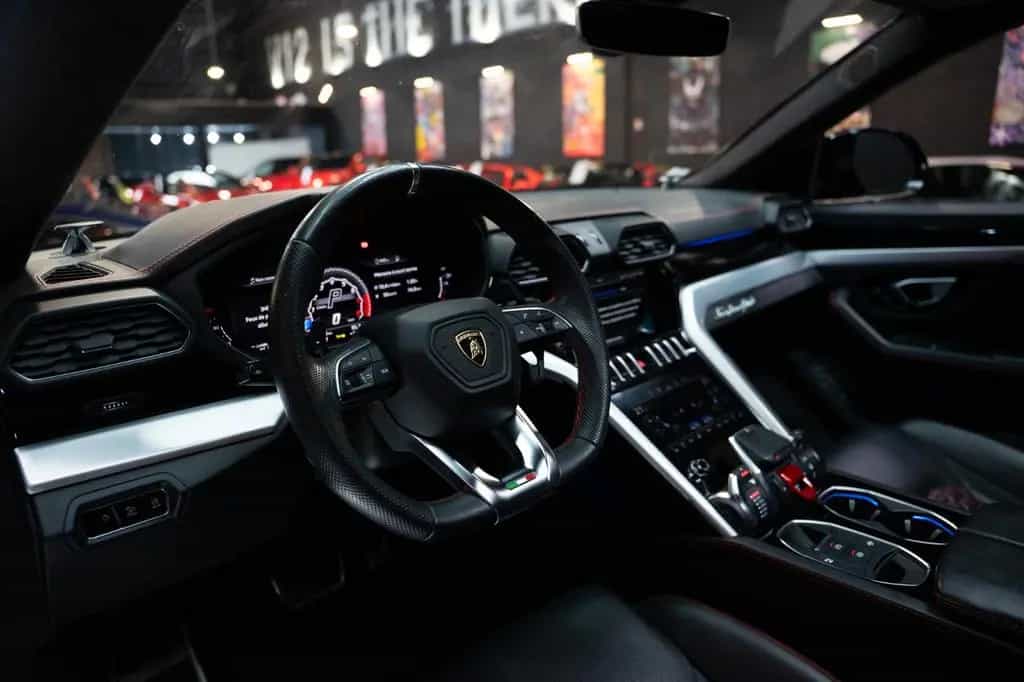 Lamborghini Urus 02/2020-photo-9