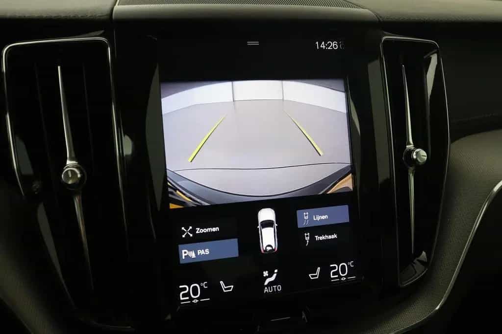 Volvo XC60 T4 Inscription | panorama dach | Head-Up | 02/2019-photo-13