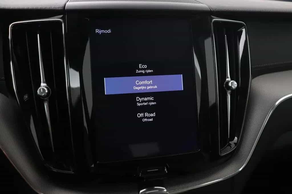 Volvo XC60 T4 Inscription | panorama dach | Head-Up | 02/2019-photo-32