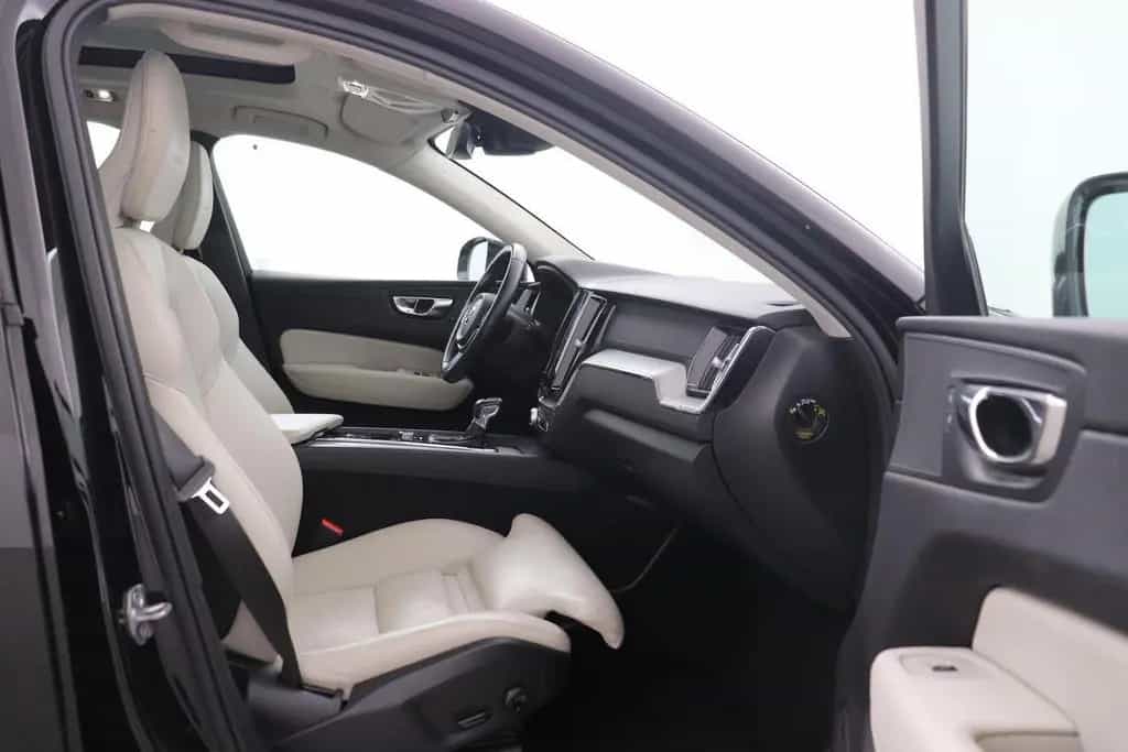 Volvo XC60 T4 Inscription | panorama dach | Head-Up | 02/2019-photo-4