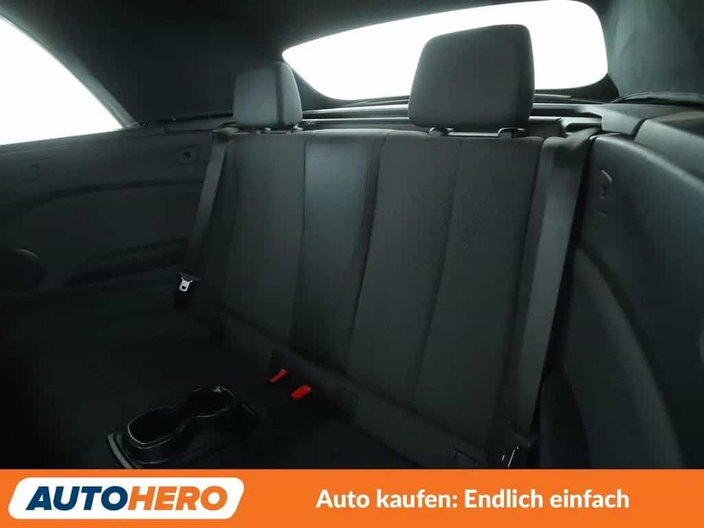 BMW 2 Series 220i Sport Line Aut.*NAVI*TEMPO*PDC*SHZ* 02/2017-photo-13
