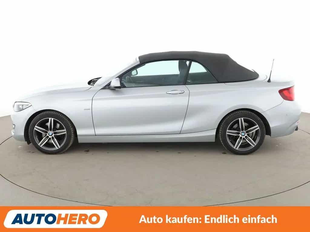 BMW 2 Series 220i Sport Line Aut.*NAVI*TEMPO*PDC*SHZ* 02/2017-photo-2