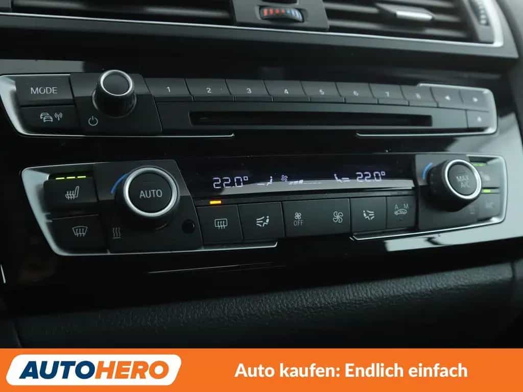 BMW 2 Series 220i Sport Line Aut.*NAVI*TEMPO*PDC*SHZ* 02/2017-photo-23