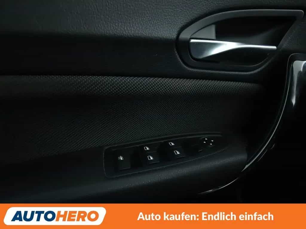BMW 2 Series 220i Sport Line Aut.*NAVI*TEMPO*PDC*SHZ* 02/2017-photo-25
