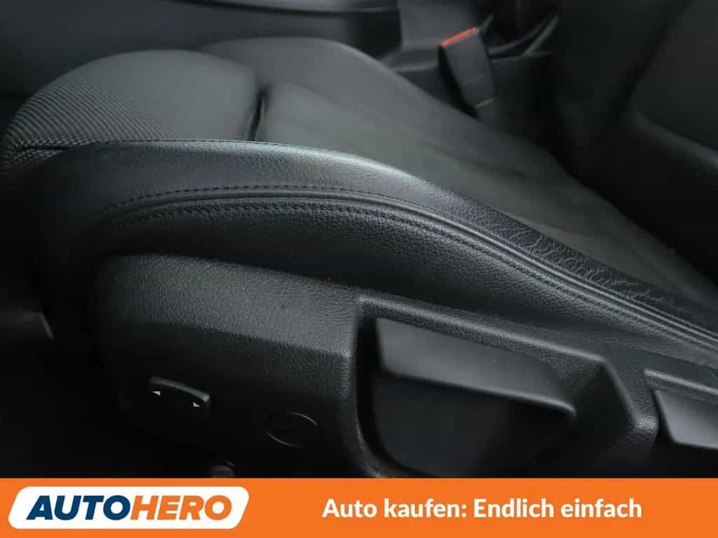 BMW 2 Series 220i Sport Line Aut.*NAVI*TEMPO*PDC*SHZ* 02/2017-photo-29