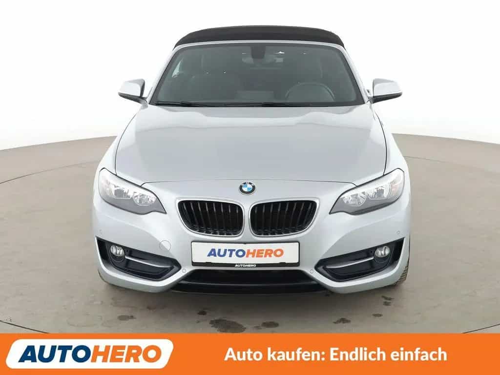 BMW 2 Series 220i Sport Line Aut.*NAVI*TEMPO*PDC*SHZ* 02/2017-photo-8