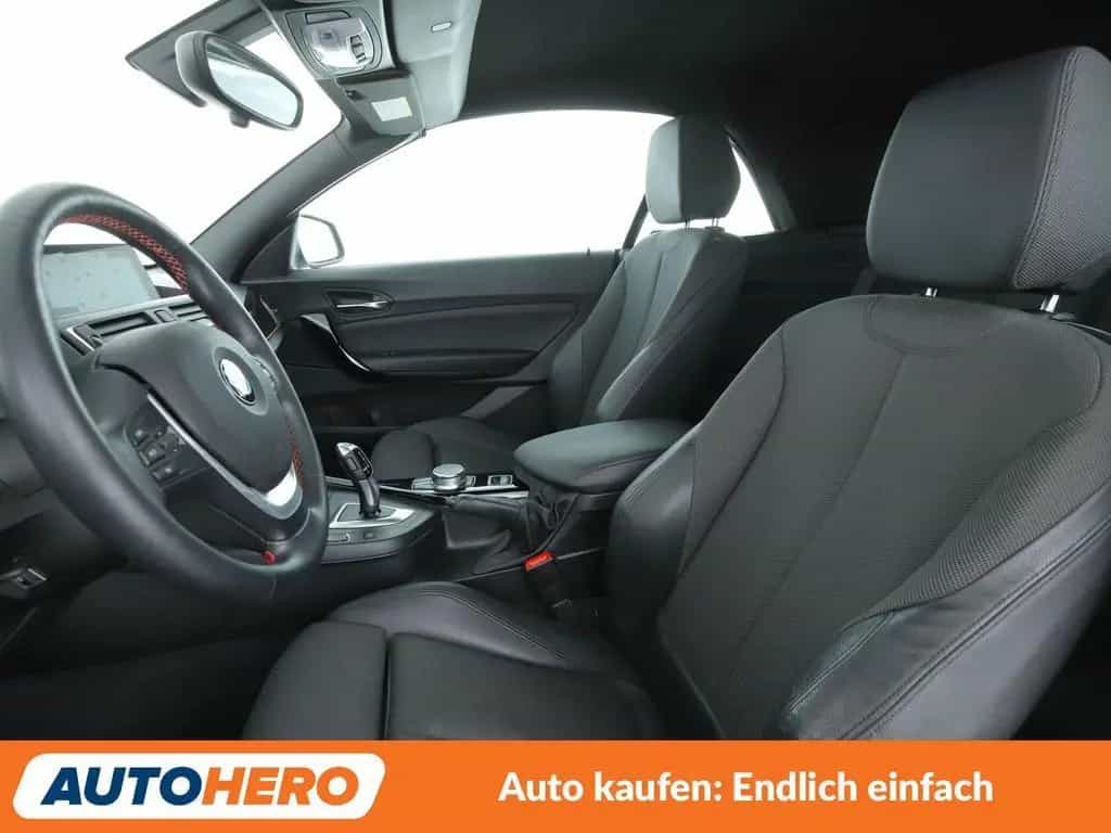 BMW 2 Series 220i Sport Line Aut.*NAVI*TEMPO*PDC*SHZ* 02/2017-photo-9
