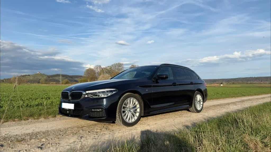 BMW 5 Series 540i MSport Pano HuD 09/2019-photo-1
