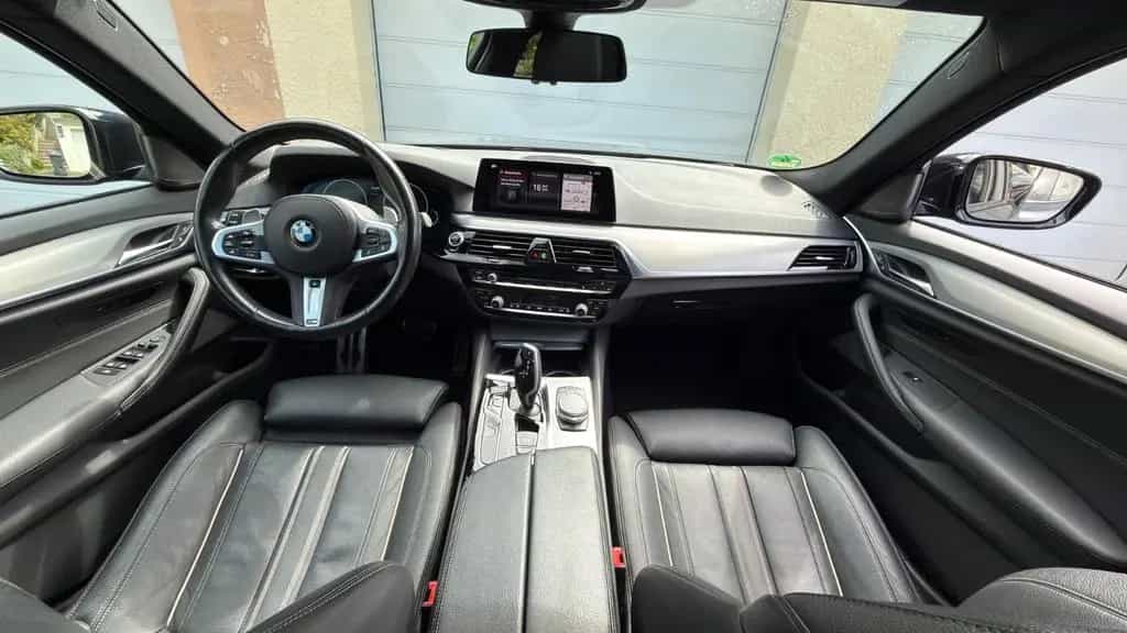 BMW 5 Series 540i MSport Pano HuD 09/2019-photo-6