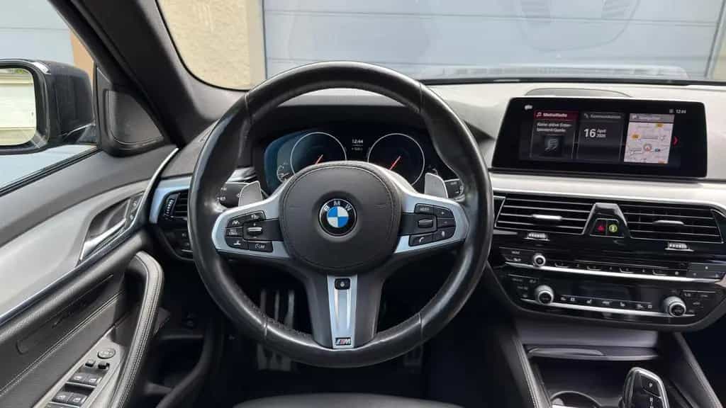 BMW 5 Series 540i MSport Pano HuD 09/2019-photo-7