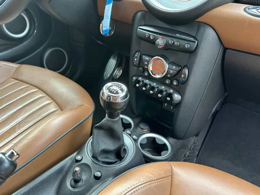 MINI Cooper S Roadster *PDC*NAVI*LEDER*XENON* 06/2012-photo-25