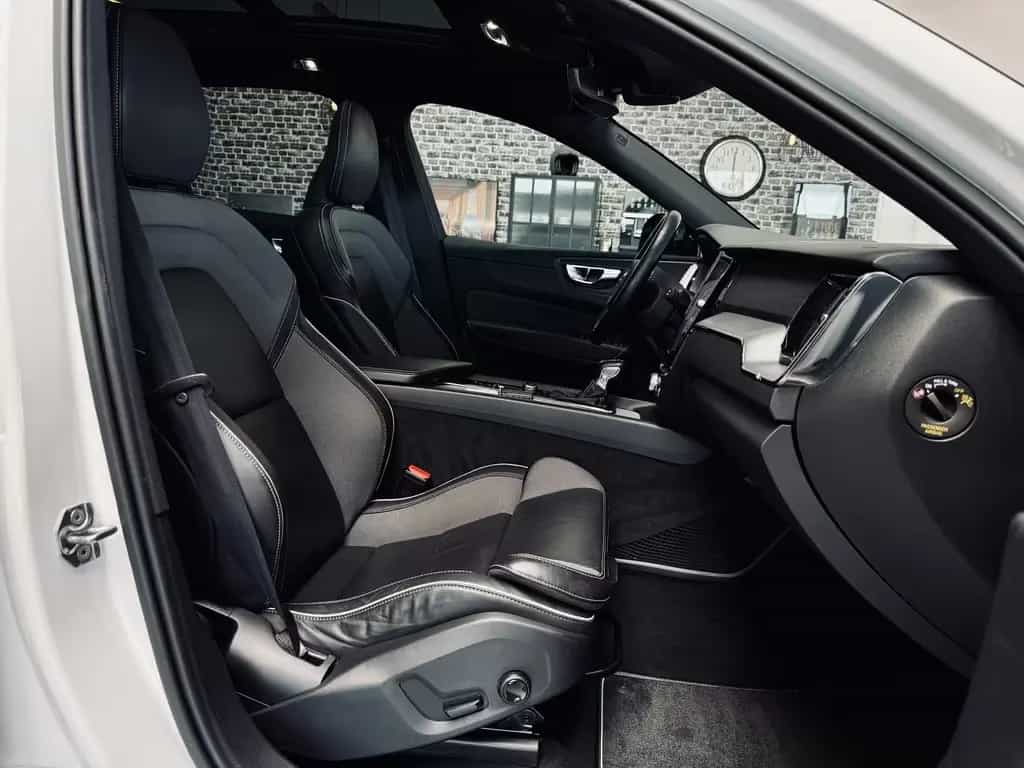 Volvo XC60 R Design|PANO|KAMERA|LED|ASSISTENZ+|SHZ| 06/2020-photo-13