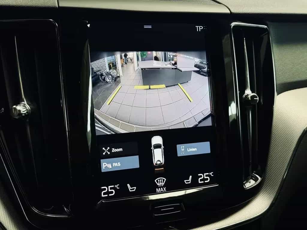 Volvo XC60 R Design|PANO|KAMERA|LED|ASSISTENZ+|SHZ| 06/2020-photo-16