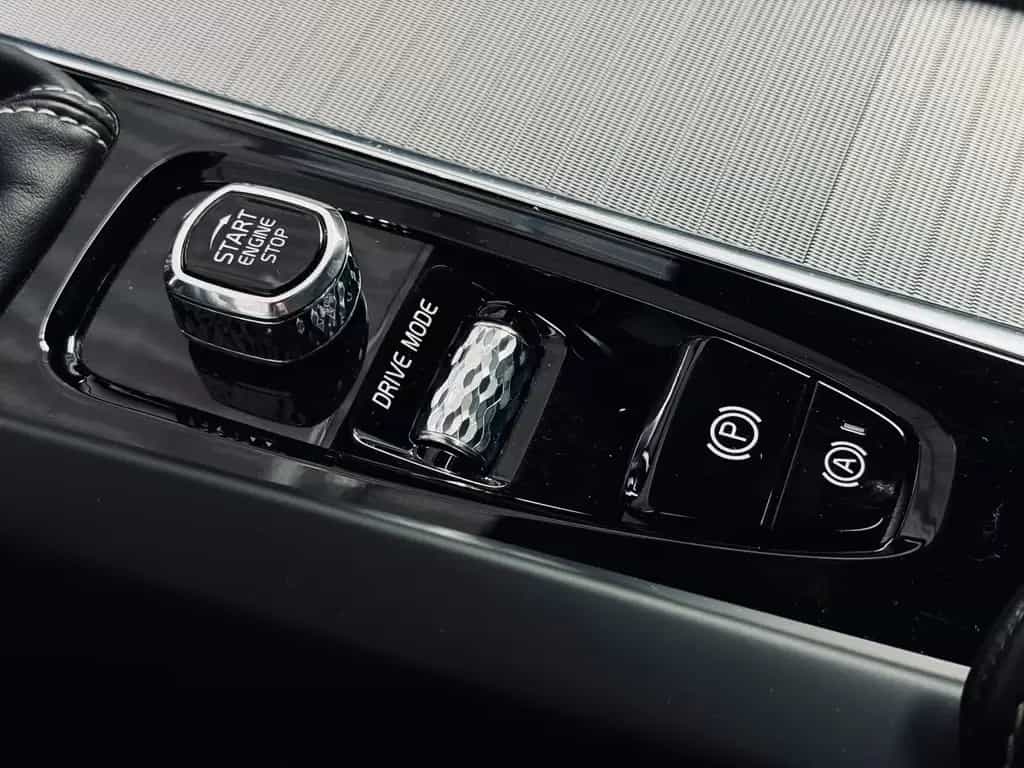 Volvo XC60 R Design|PANO|KAMERA|LED|ASSISTENZ+|SHZ| 06/2020-photo-20