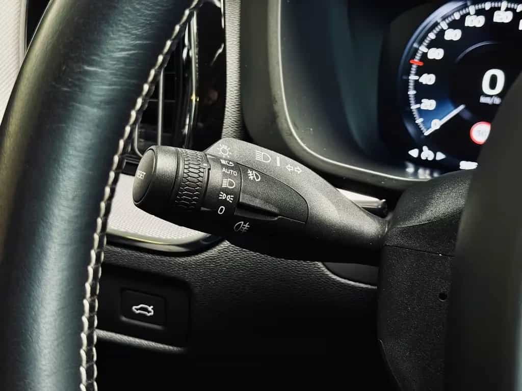 Volvo XC60 R Design|PANO|KAMERA|LED|ASSISTENZ+|SHZ| 06/2020-photo-22