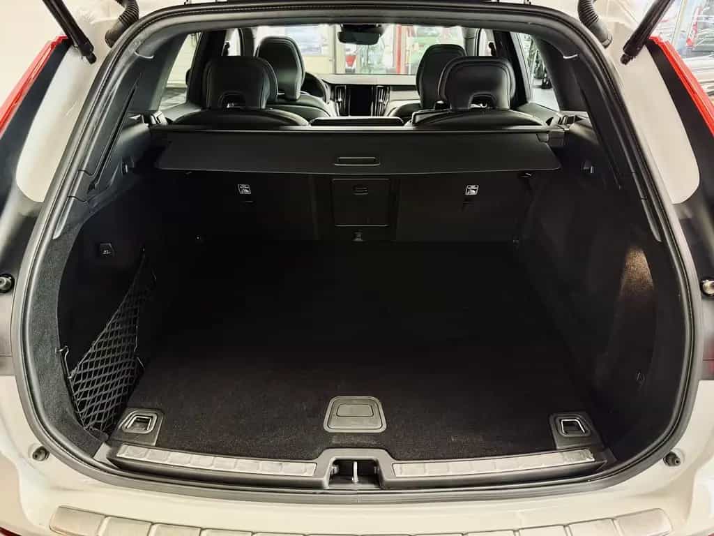 Volvo XC60 R Design|PANO|KAMERA|LED|ASSISTENZ+|SHZ| 06/2020-photo-33