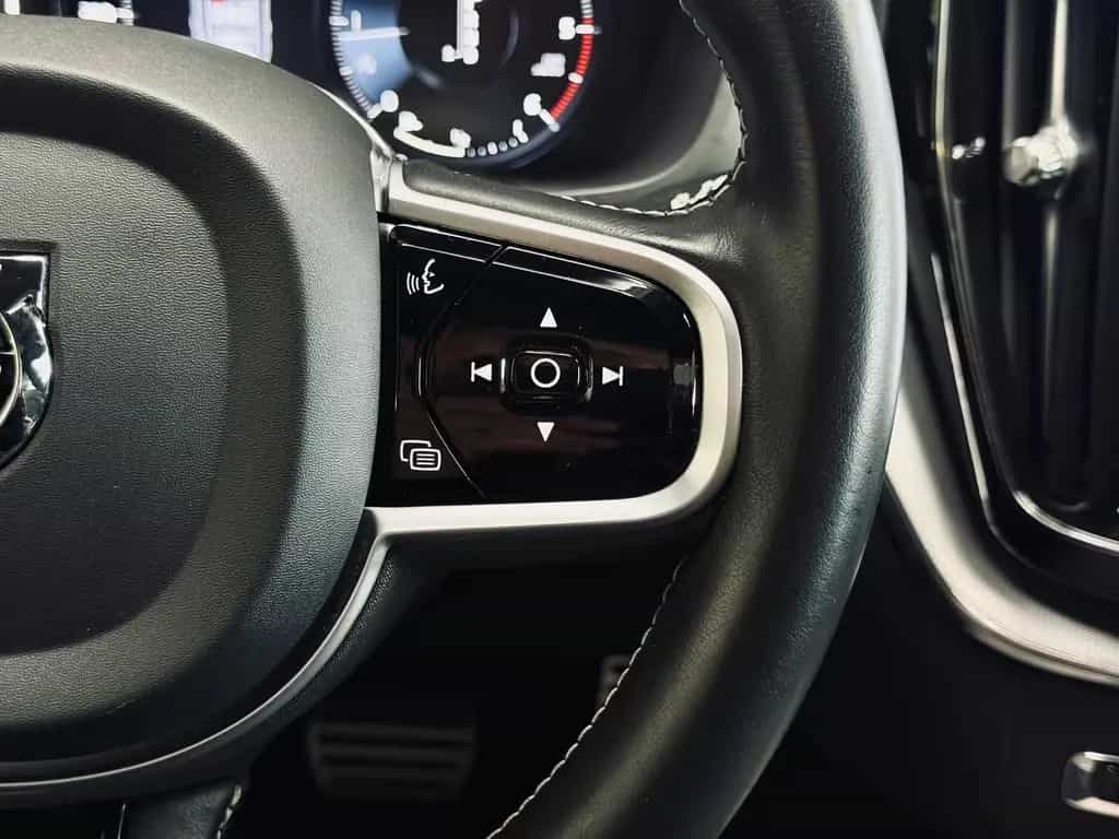 Volvo XC60 R Design|PANO|KAMERA|LED|ASSISTENZ+|SHZ| 06/2020-photo-36