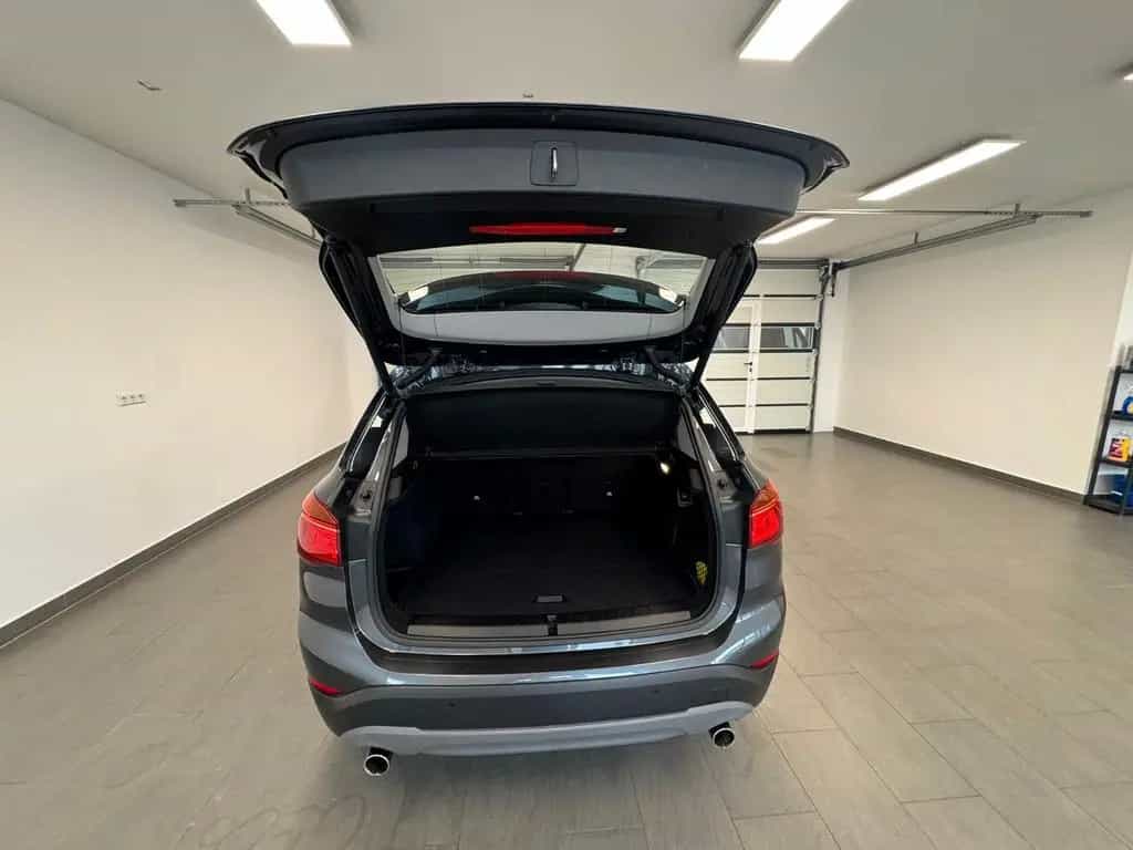 BMW X1 sDrive 20 i *Automatik*Leder*Navi* 02/2018-photo-9