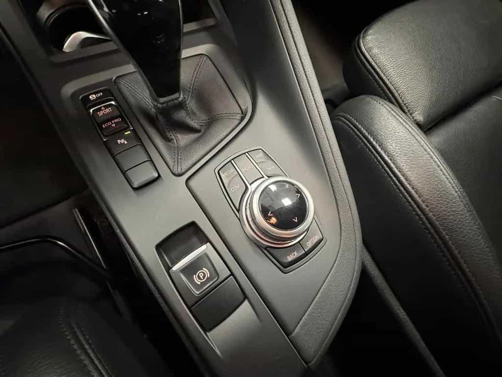 BMW X1 sDrive 20 i *Automatik*Leder*Navi* 02/2018-photo-18