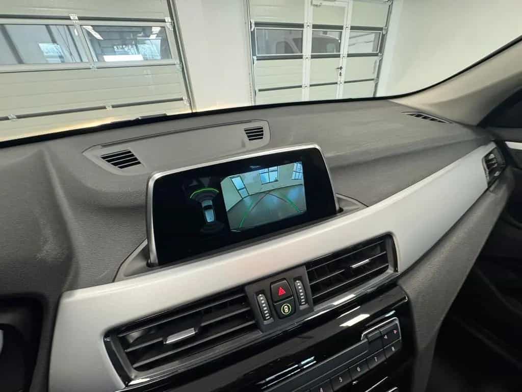 BMW X1 sDrive 20 i *Automatik*Leder*Navi* 02/2018-photo-20