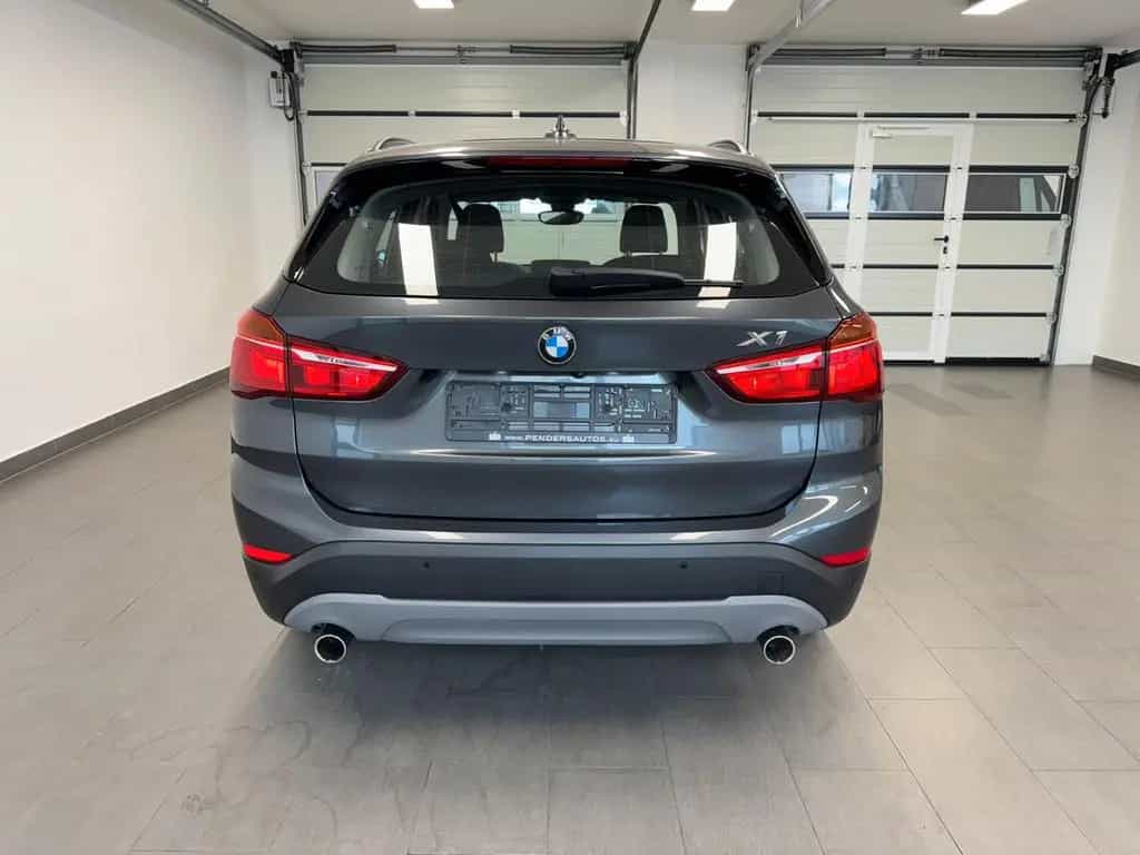 BMW X1 sDrive 20 i *Automatik*Leder*Navi* 02/2018-photo-4