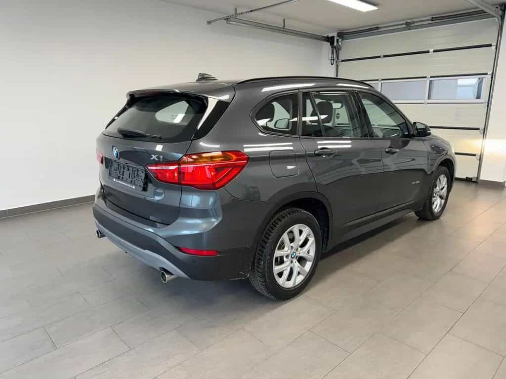 BMW X1 sDrive 20 i *Automatik*Leder*Navi* 02/2018-photo-5