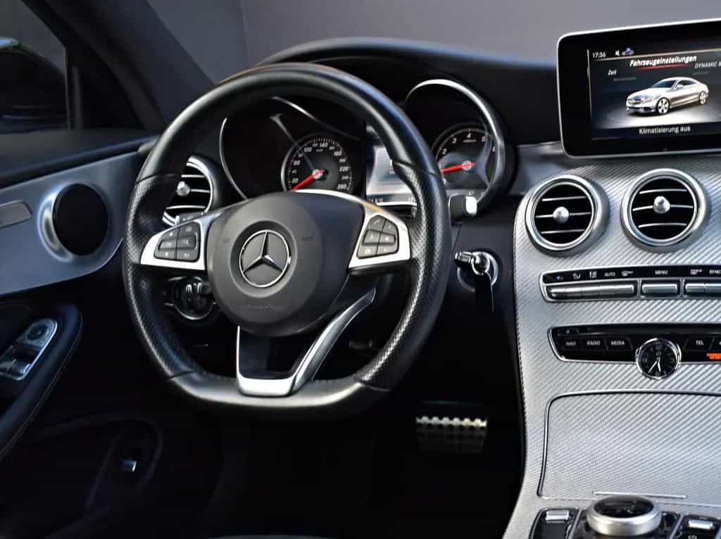 Mercedes-Benz C 300 /AMG INTERIEUR-PAKET/AMG-PAKET/SPURHALTE 05/2017-photo-17