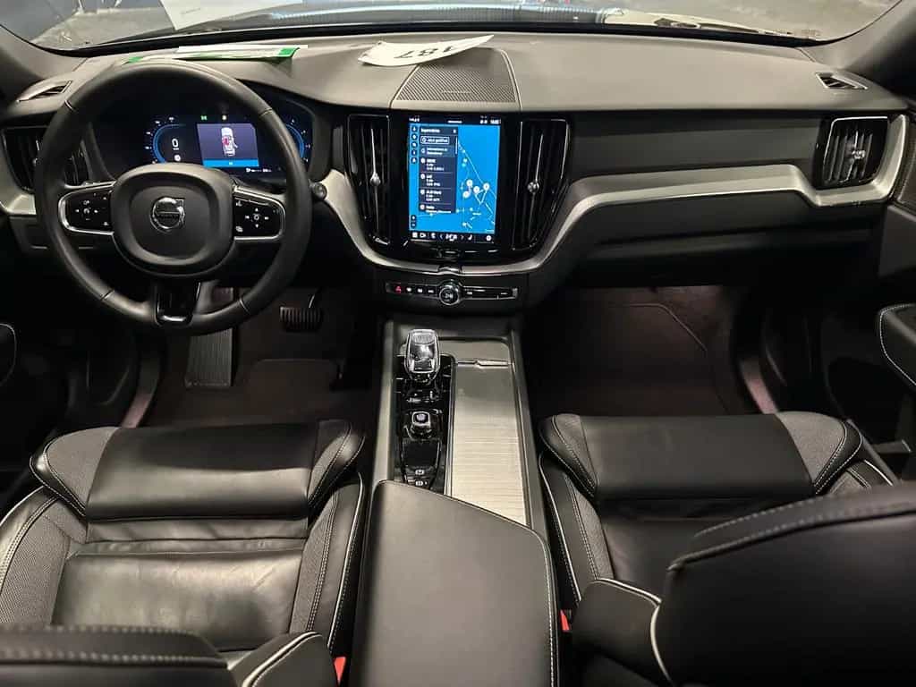 Volvo XC60 Plus Dark *19Zoll*360*Kristallglas*LEDER/Sp 08/2023-photo-12