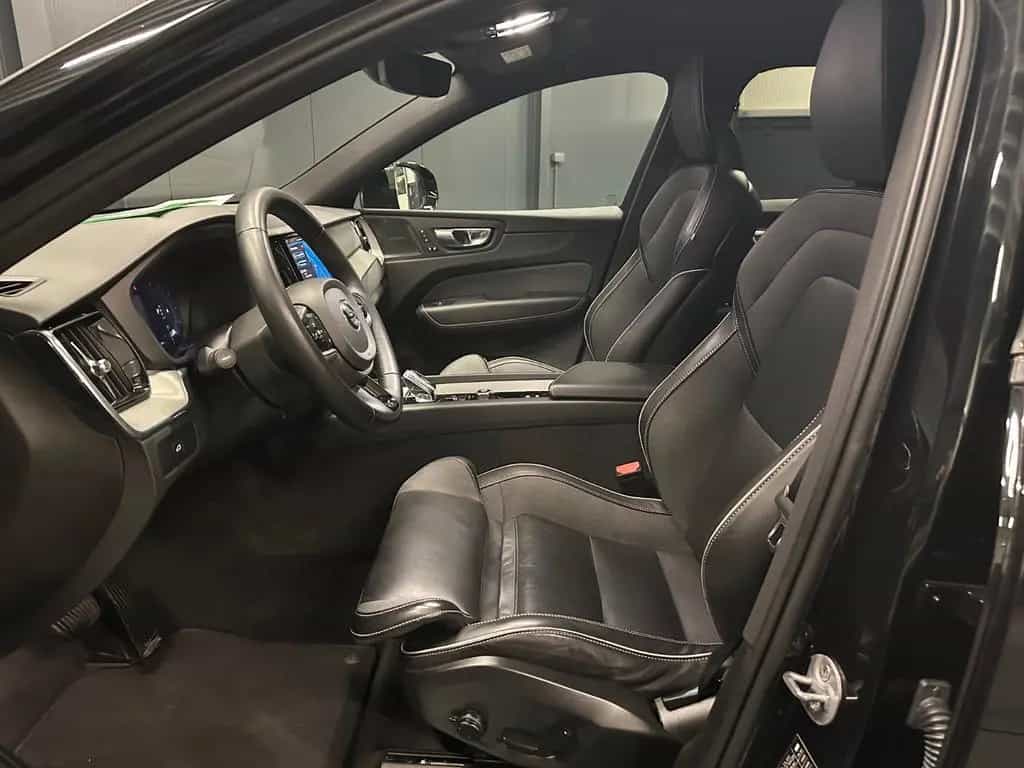 Volvo XC60 Plus Dark *19Zoll*360*Kristallglas*LEDER/Sp 08/2023-photo-15